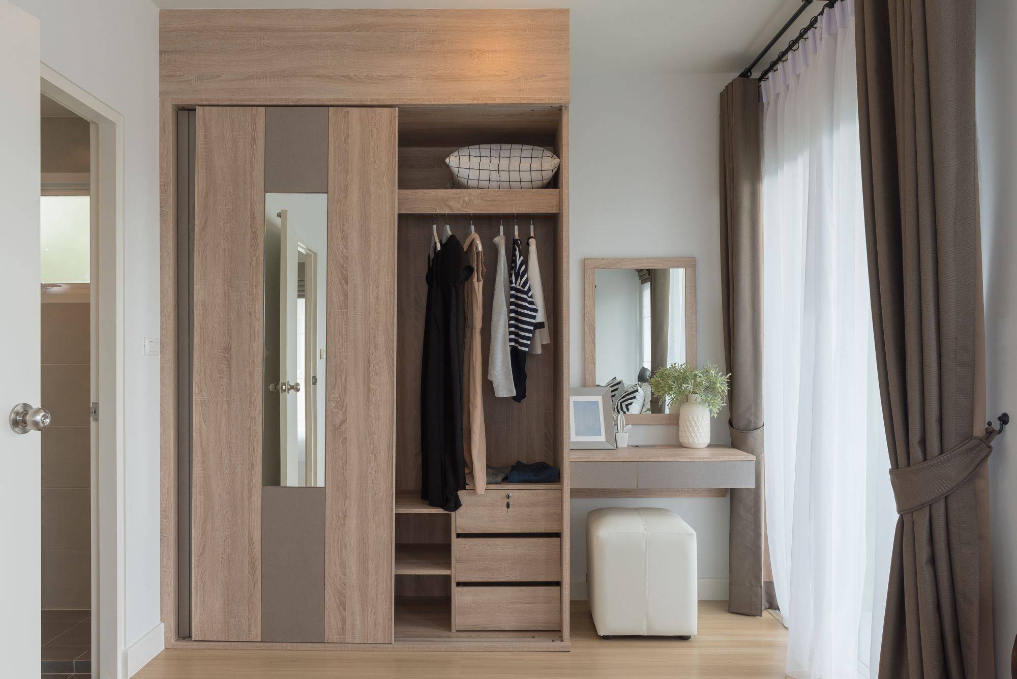 Quels sont les avantages d&#8217;un dressing sur mesure ? Strasbourg