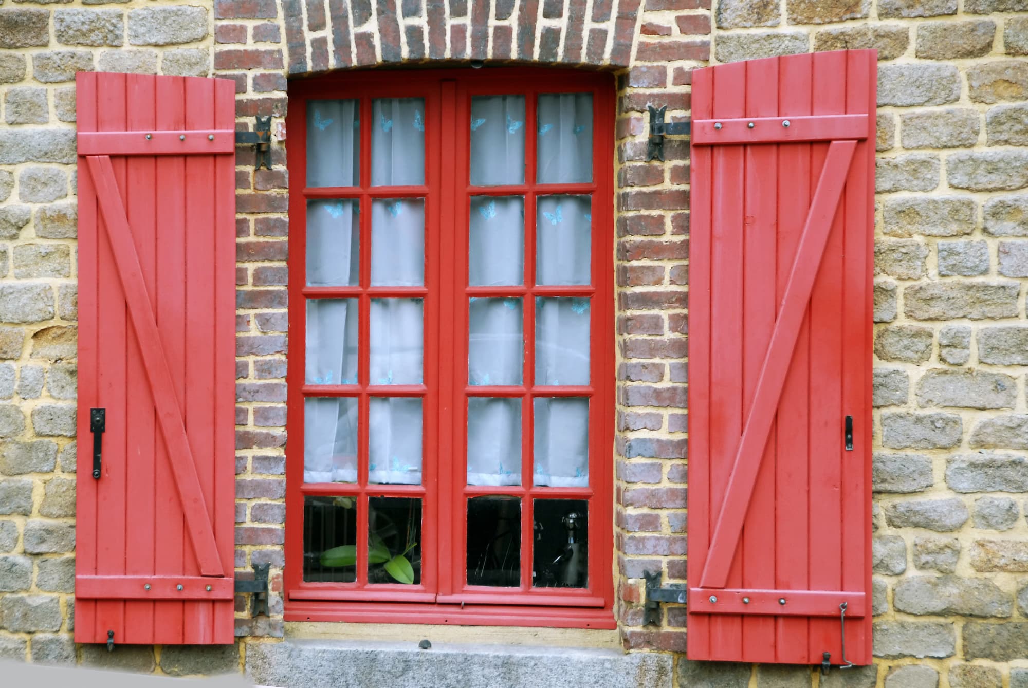 Peinture ou laquage des volets : quelles couleurs os&eacute;es choisir ? Bischwiller